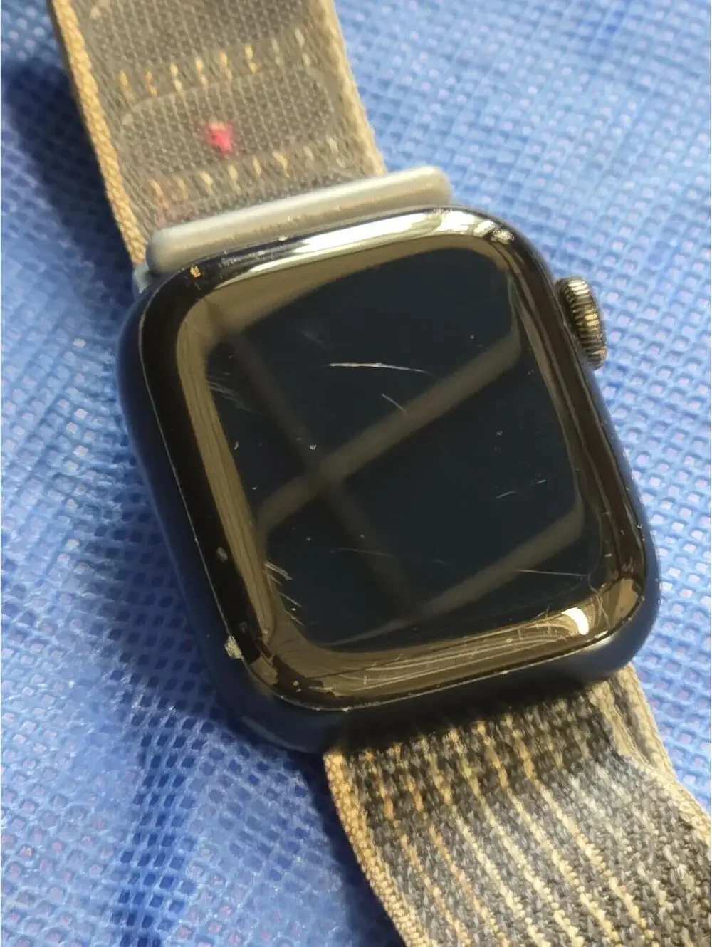 Apple Watch Series 8 GPS 41mm (GPS) --PARTS ONLY